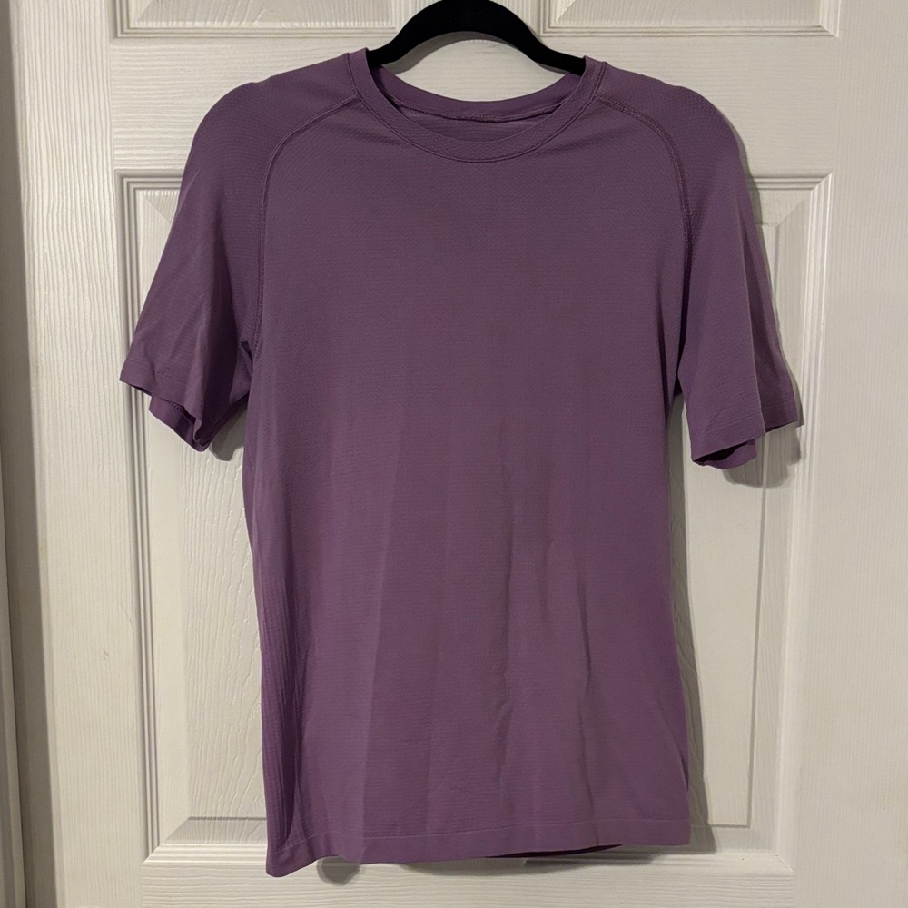Lululemon Men's Metal Vent Tech Short Sleeve Shirt 2.0 Size XS Purple Ash